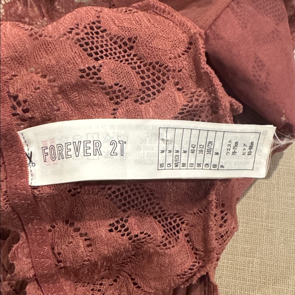 Forever 21 Lace Halter Bodysuit in Mauve - Picture 4 of 4